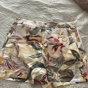 White House Black Market stain 4inch shorts